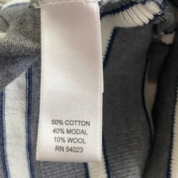 LAST CALL Banana Republic Small Striped Cardigan - Picture 8 of 9